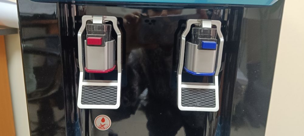 Диспенсър за вода