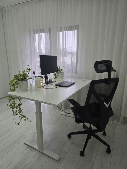 Birou electric Ikea 140×80  + scaun