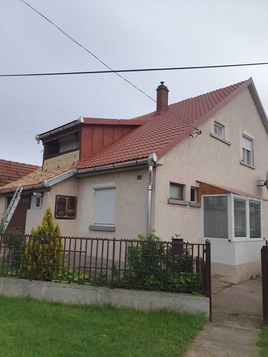 Reparații de urgență și montaj acoperișuri - Constatare gratuită!