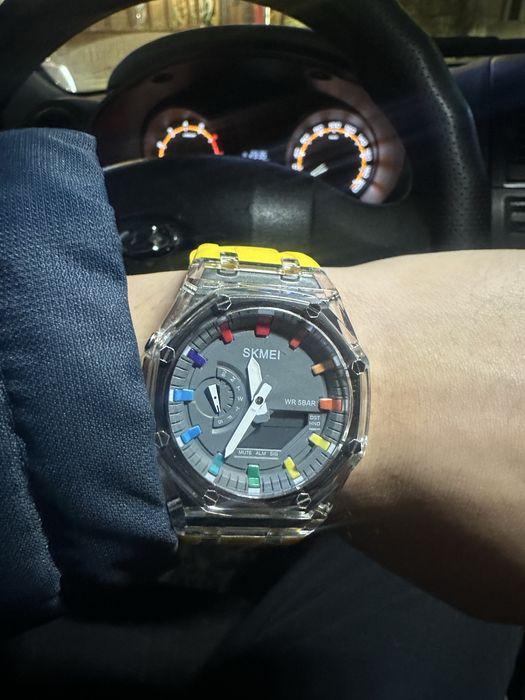 Часы мужкой SKMEI