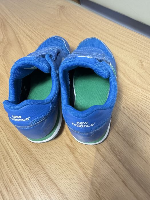 Adidasi New Balance ( (nu nike , adidas)