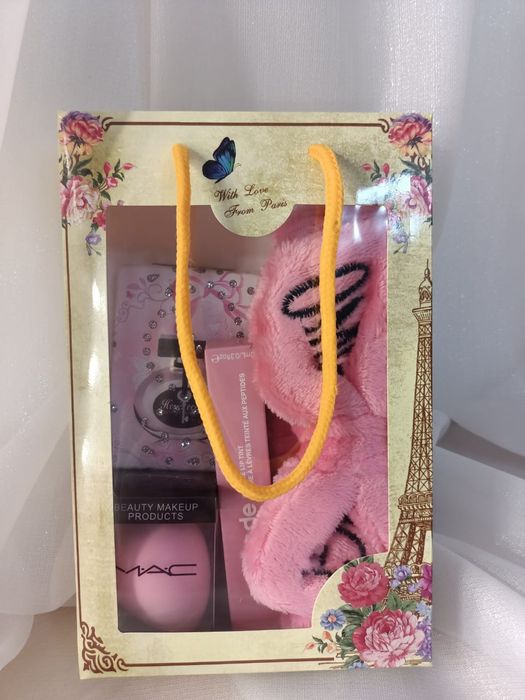 Косметика для девушек