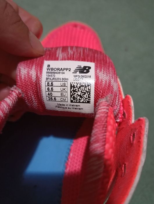 Adidași damaă New Balance 40