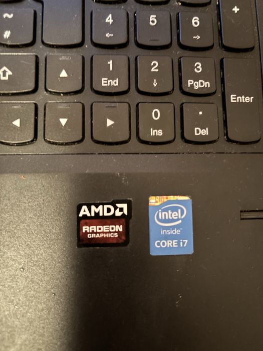 Laptop Lenovo cadou geanta pentru laptop