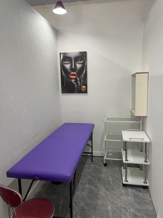 Сдам кушетку в салоне красоты