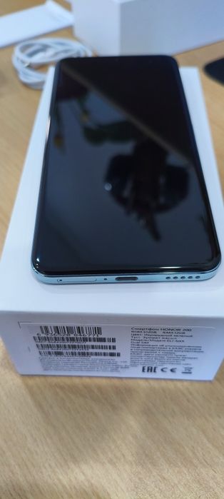 Продам смартфон HONOR 200 12/512