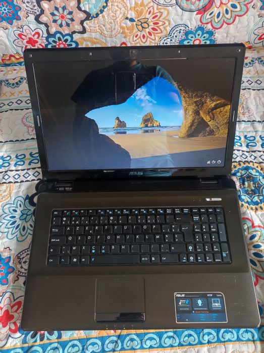 Laptop Asus K72f ecran mare 17 inch i5 6gb ram HDD 320gb video onboard