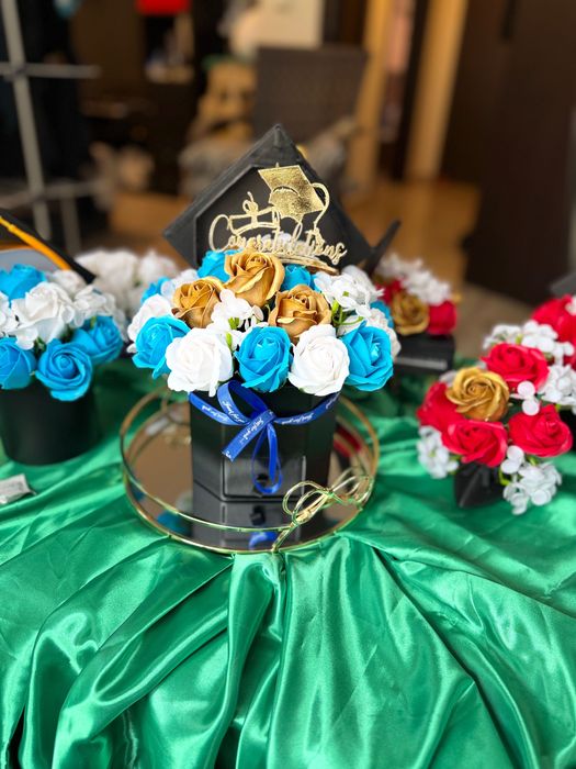 Лукс букети за абитуриенти