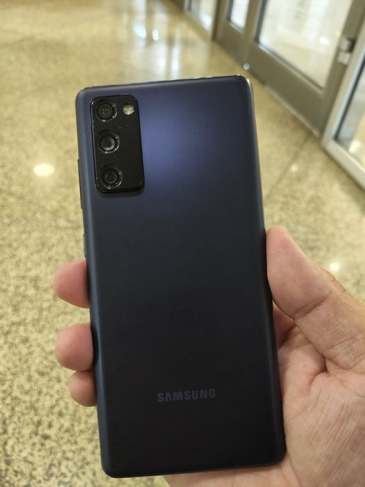 Продам Samsung S20fe