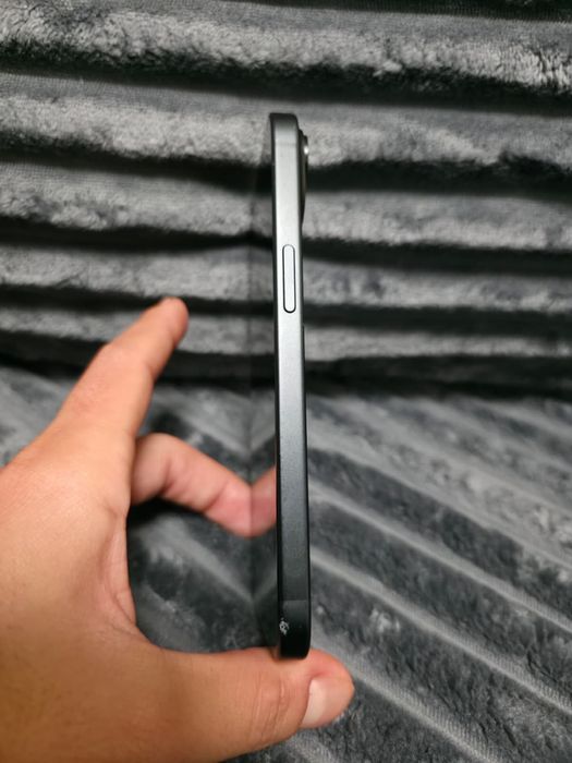 Vand Iphone 15 128GB pret 2500 negociabil