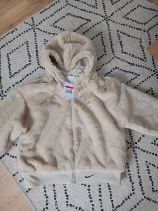 Super oferta .Geaca femei cu blăniță mărime XL