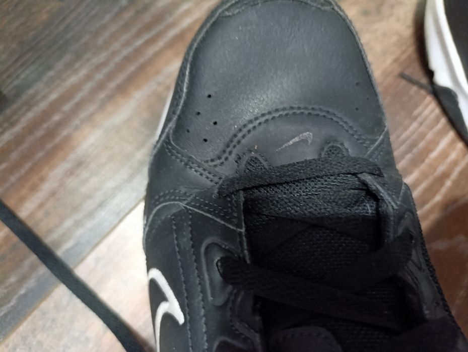 Продавам обувки Nike -44рти номер носени 2 седмици като чисто нови !