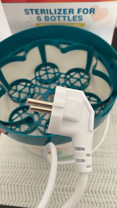 Sterilizatorul electric pentru 6 biberoane Mamimo