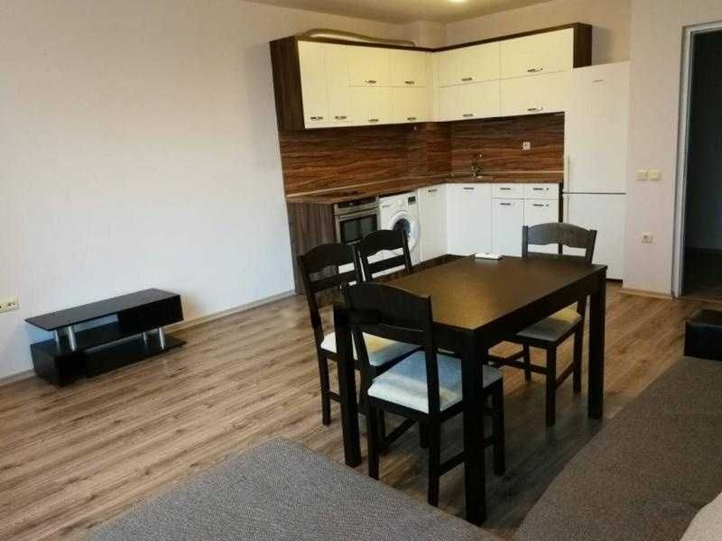 Дава се под наем Двустаен апартамент в Бургас, Славейков - 72 кв.м за 510 € - Снимка #1