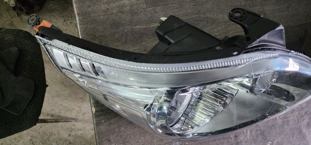 Фара от чевралет кобалт