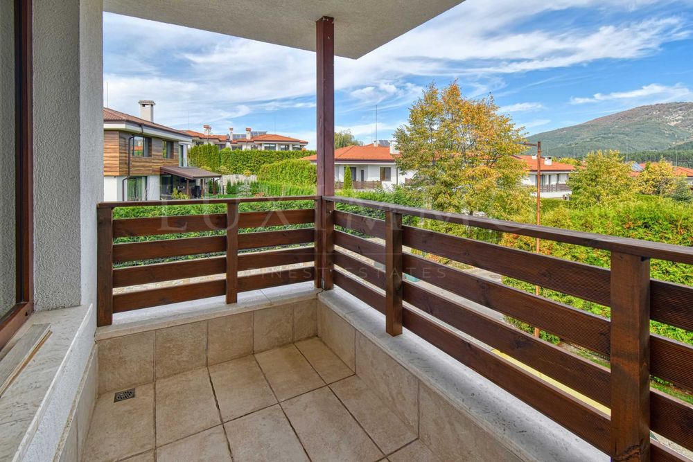 Продава се Къща в с. Кладница, Област Перник - 200 кв.м за 2000 €/кв.м - Снимка #20