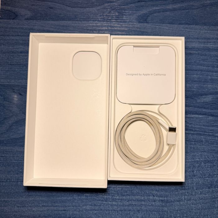Смартфон Apple iPhone 15, 128GB, 5G, Green