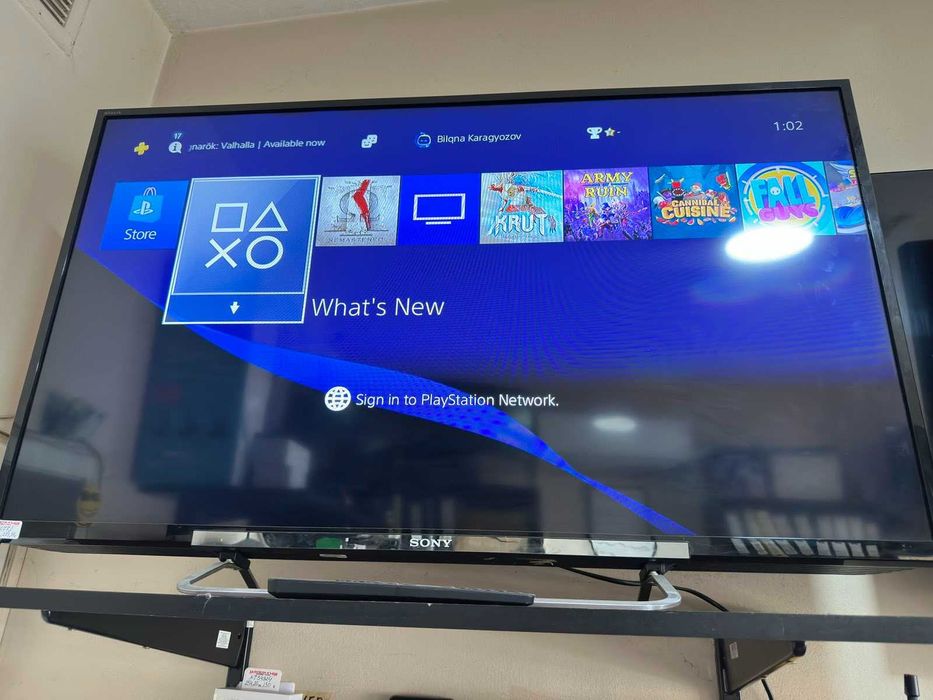 Продавам PlayStation 4 Slim 1TB + 1 джойстик
