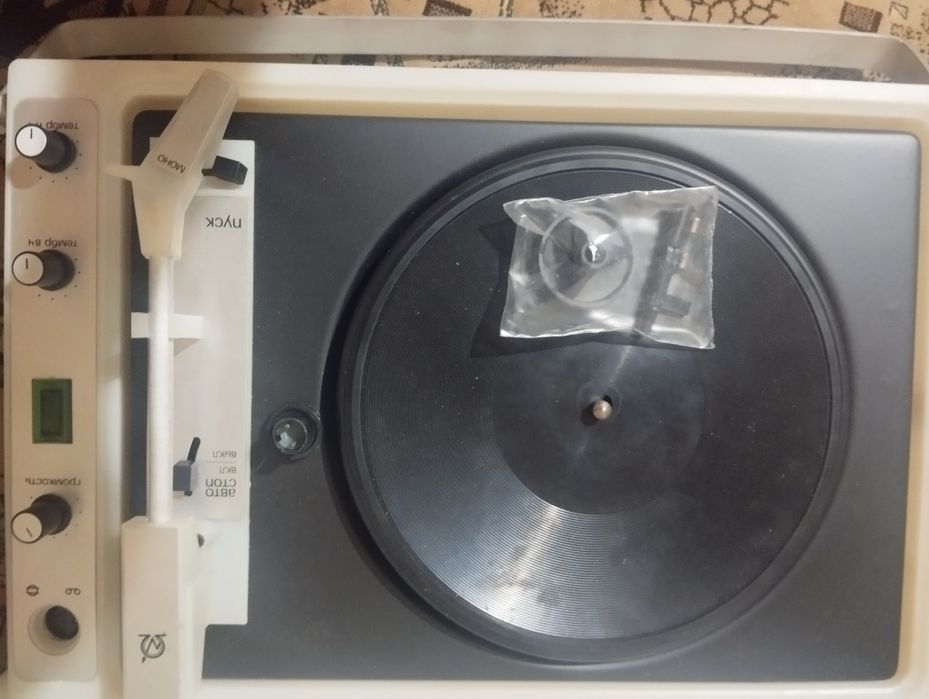 Продаю проигрыватель