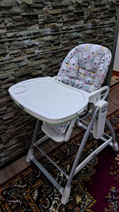 Продам стульчик для кормления ребёнка.