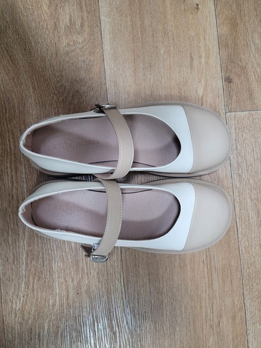 Туфли в стиле Mary Jane, с круглым носиком