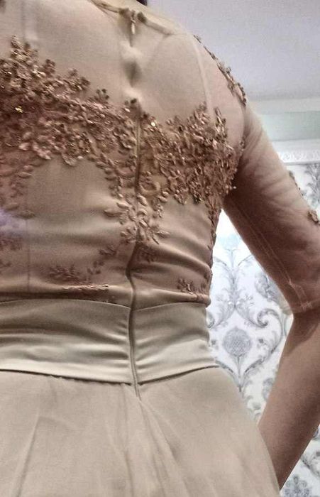 Vecherniy Koyne ruchnoy izdeliya 36 razmer