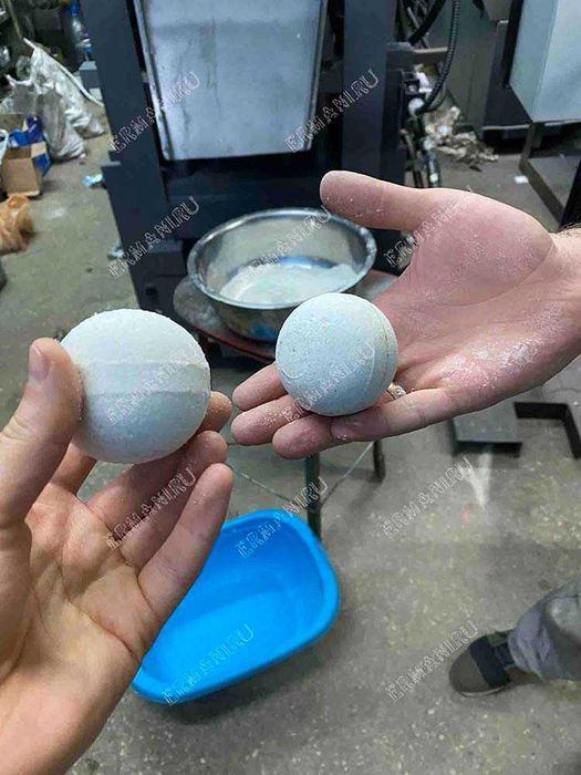 Afacere noua! Productie bombe de baie!