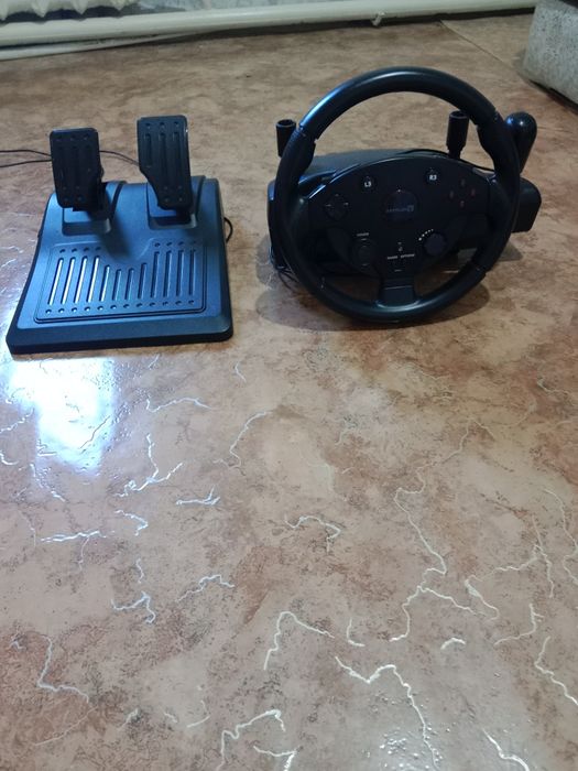 Игровой руль продам