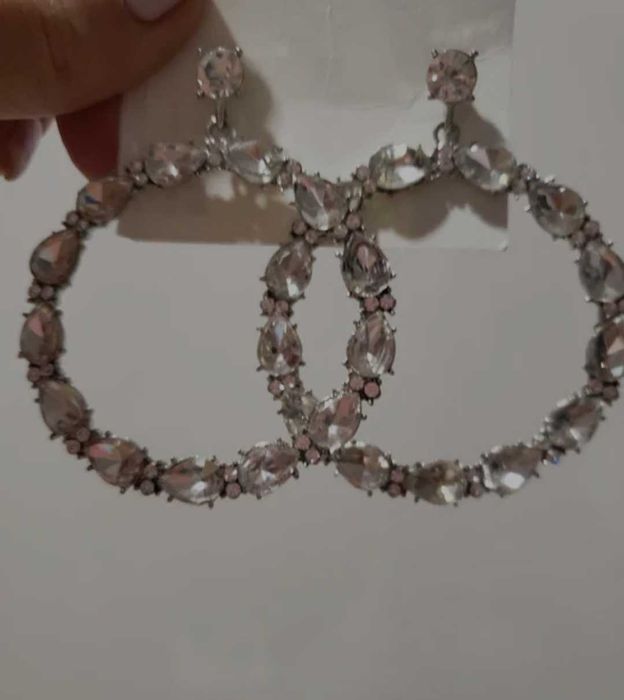 Cercei mari eleganti