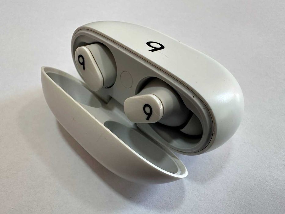 Apple Beats by Dre - Studio Buds