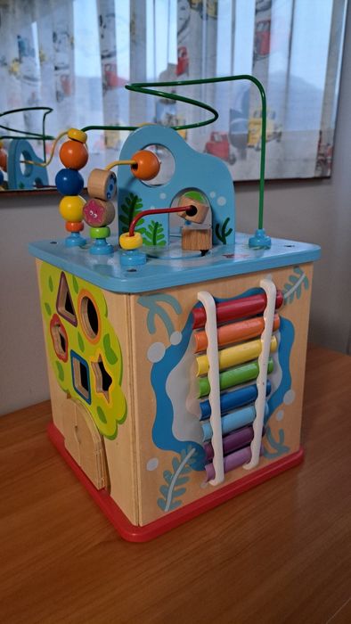 Мултифункционален куб с активности Hape