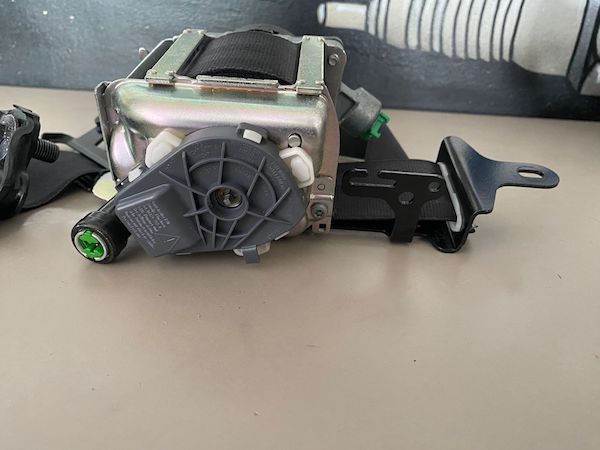 Centura stanga fata VOLVO V60-S60 39800481