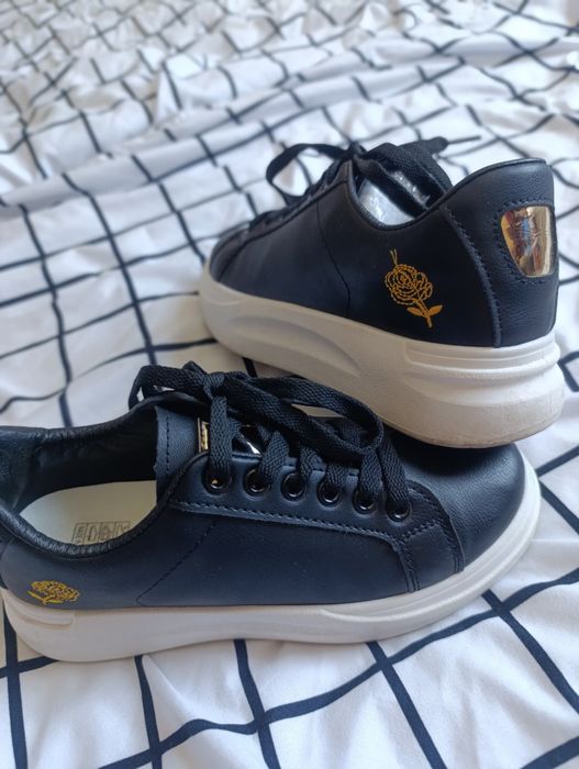 Спортни дамски обувки