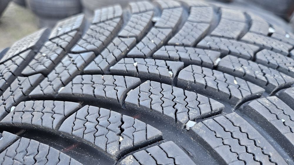 4бр като нови гуми 225 55 17 дот 24 семперит semperit