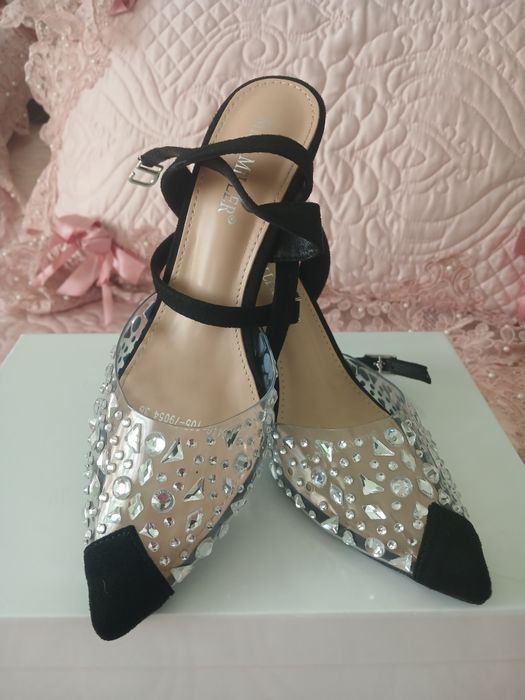 Продаётся женская обувь