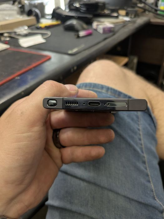 Vând Samsung S23 Ultra impecabil