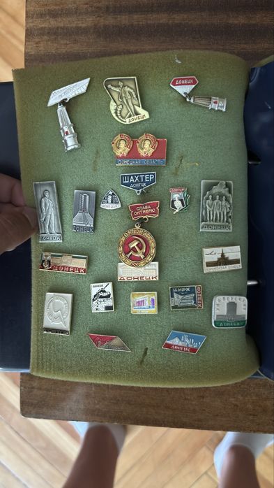 Колекция значки в класьор