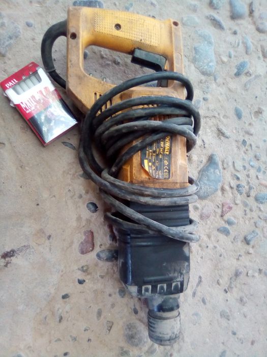 Перфоратор Dyval. Фирма. 2 мильона