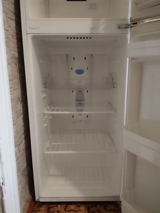 Продается холодильник LG