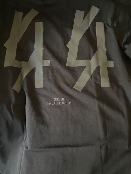 Продавам мъжки тениски Label 44