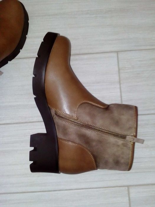 продавам  дамски  боти нови номер 39 love MOSCHINO