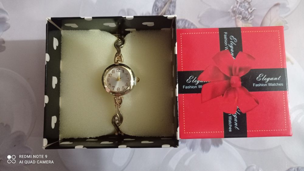 Новые женские часы