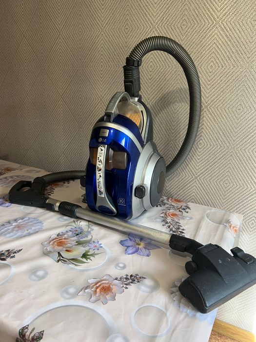 Пылесос LG б/у в отличном состоянии