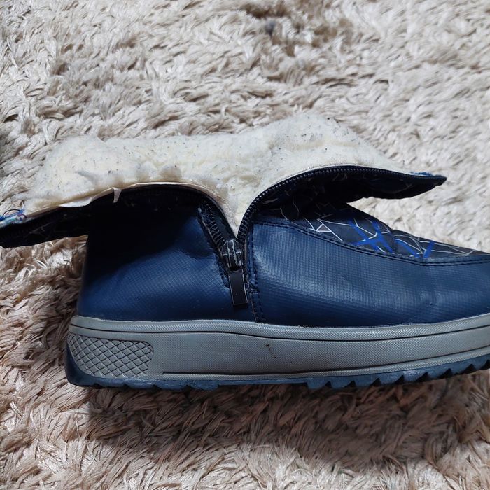 Продам дутики зимние 35р