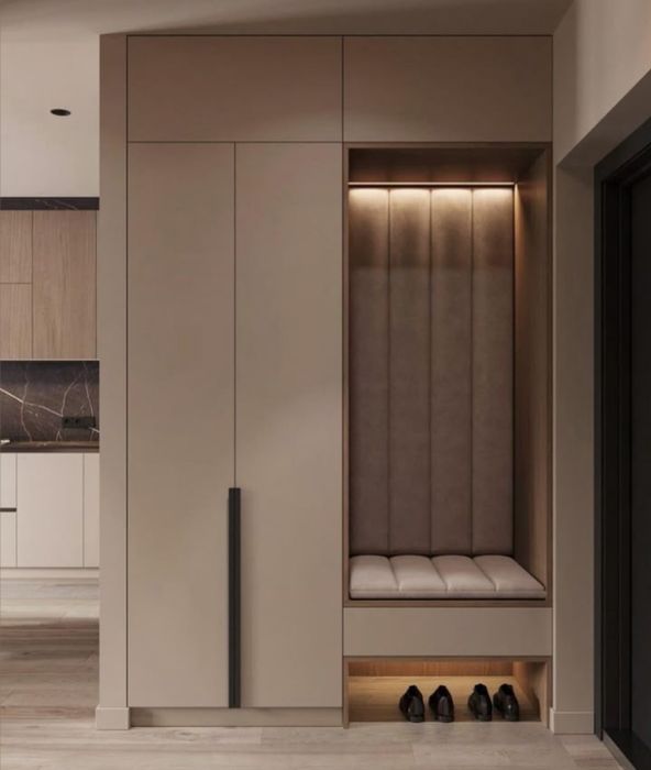 Шкаф в прихожую на заказ