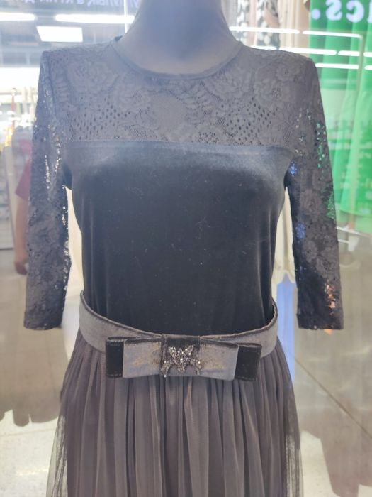 Продаю 2 новые платье