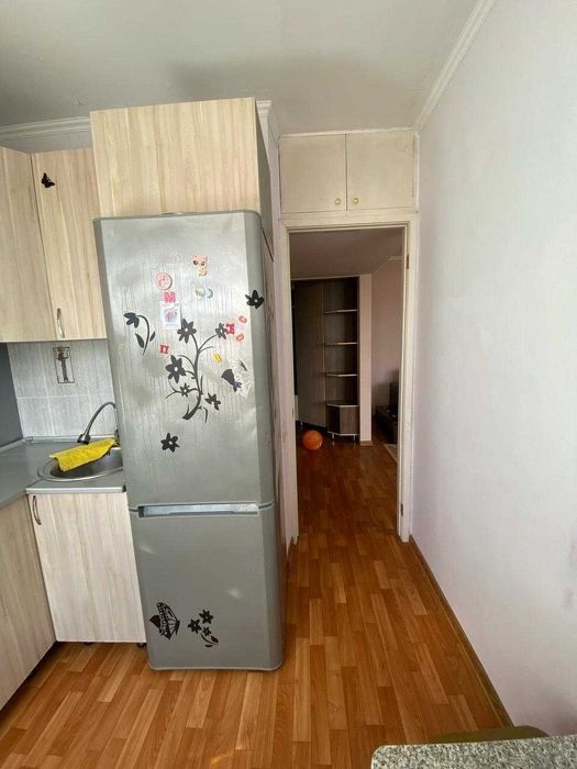 продам 2 комнатную Спутник