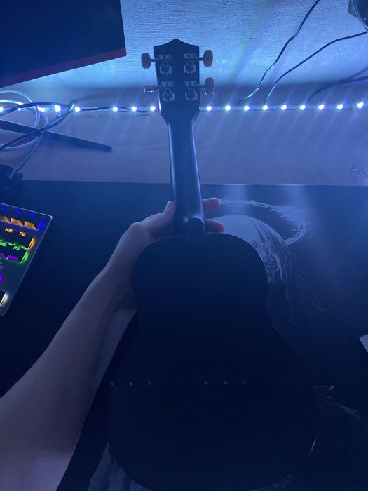 Продается укулеле