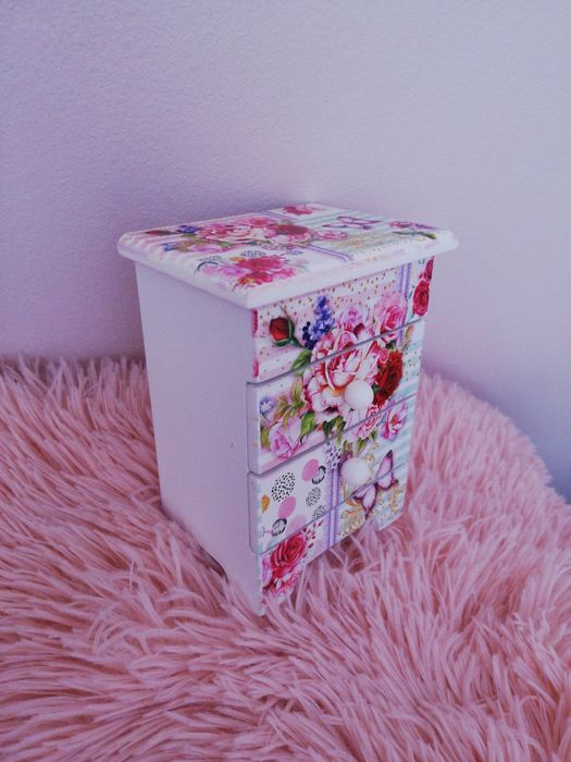 Мини секционно шкафче за бижута с 3 чекмедженца