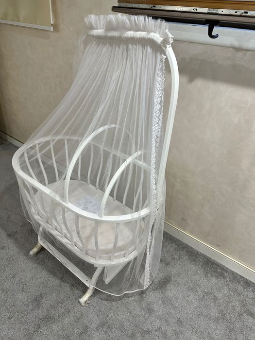 Bolalar belanchagi krovatkasi